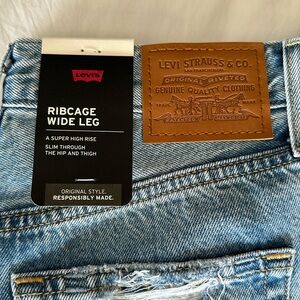 Levi’s Ribcage Wide Leg